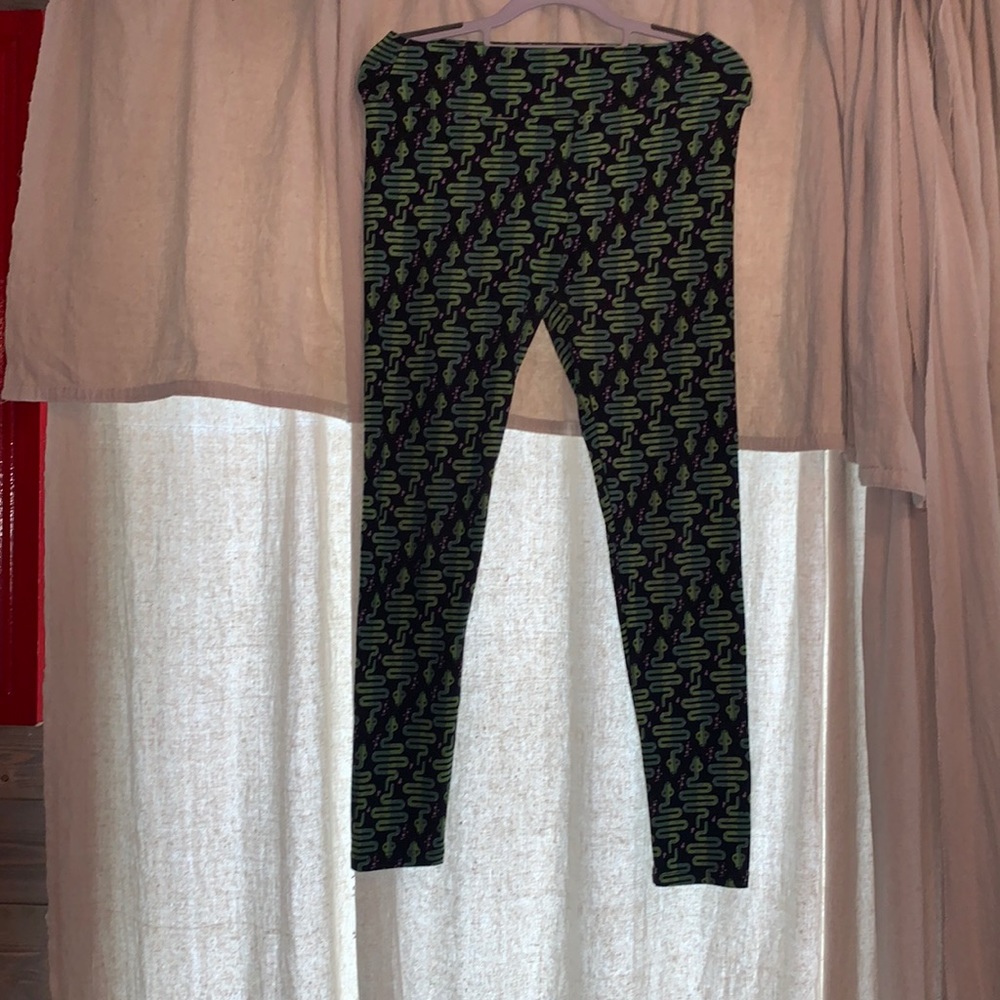 Lularoe green snake leggings one size